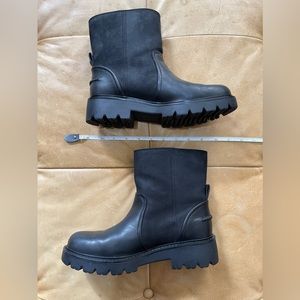 Ugg Polk leather and suede boots size 8